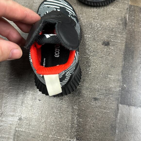 Adidas Disney Mickey Mouse Black White Red D96916 Toddler Kids Sz 5K 5C - Picture 12 of 16